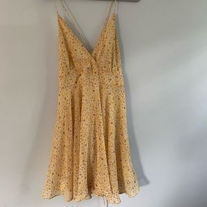 Flowy yellow showpo dress